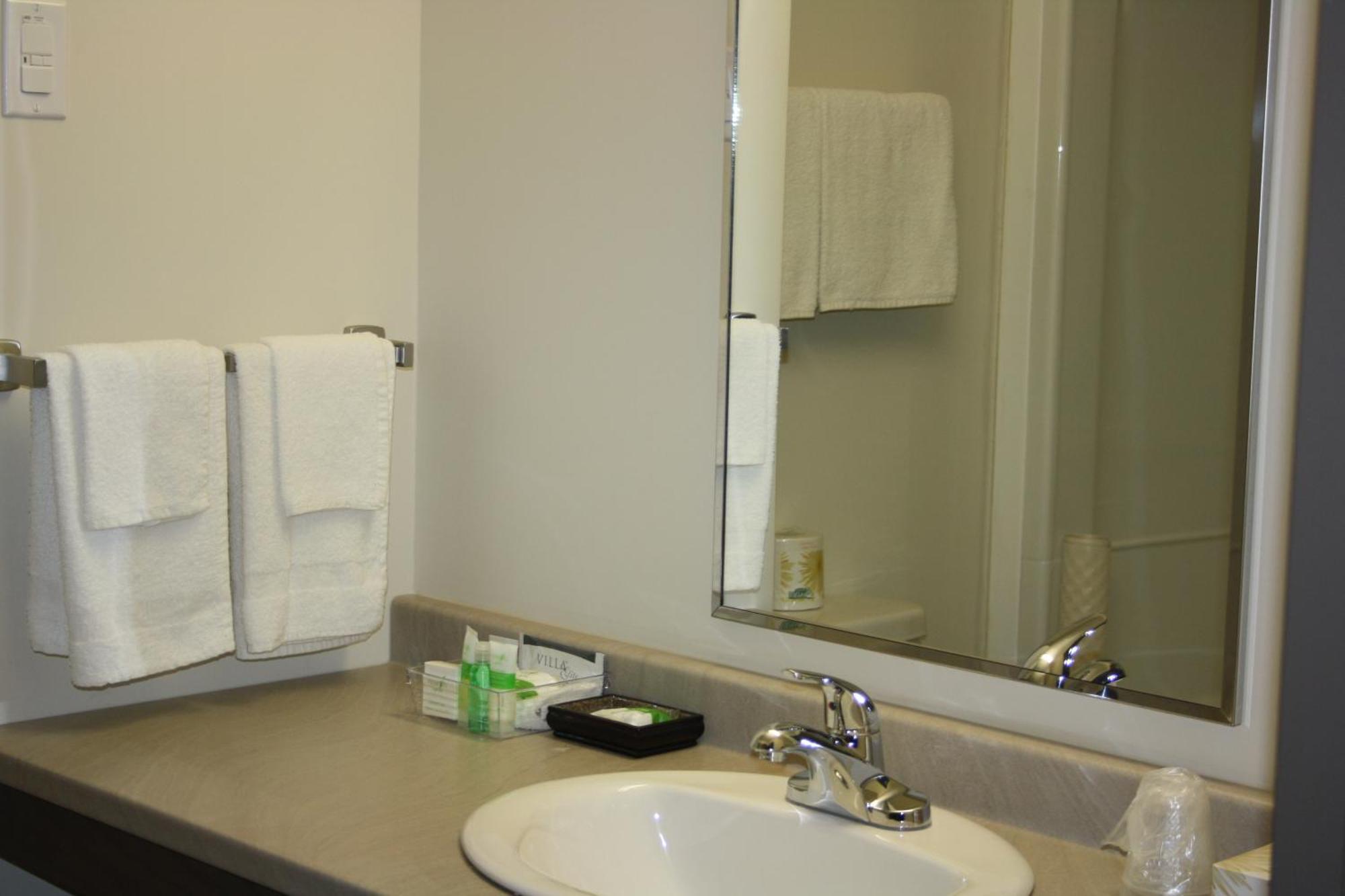 Crossroads Inn & Suites Paradise Habitación foto